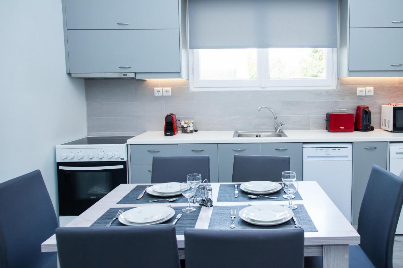 Sunny And Minimal Apt In Glyfada With 3 Bdrm Atenas Exterior foto