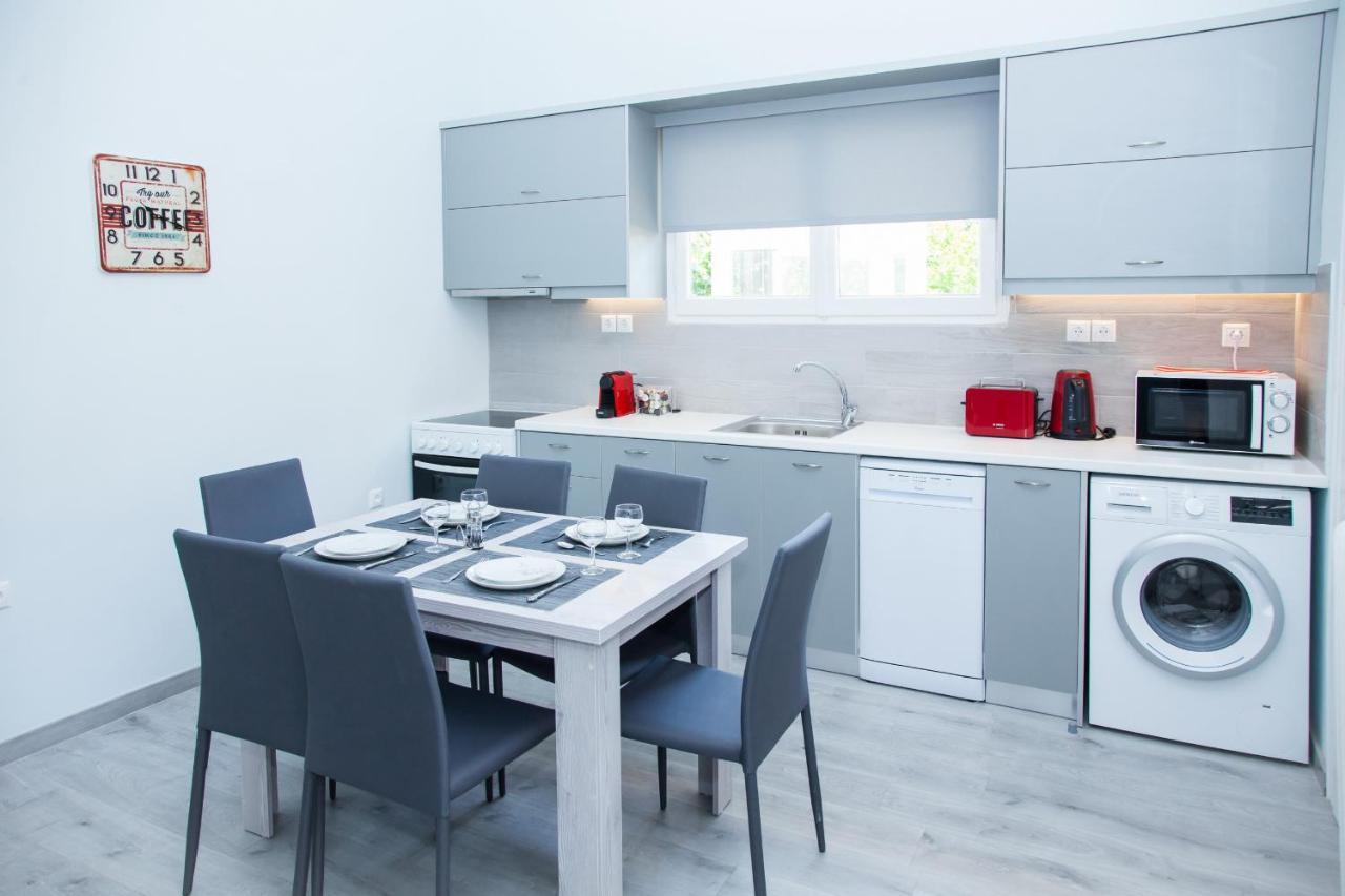 Sunny And Minimal Apt In Glyfada With 3 Bdrm Atenas Exterior foto